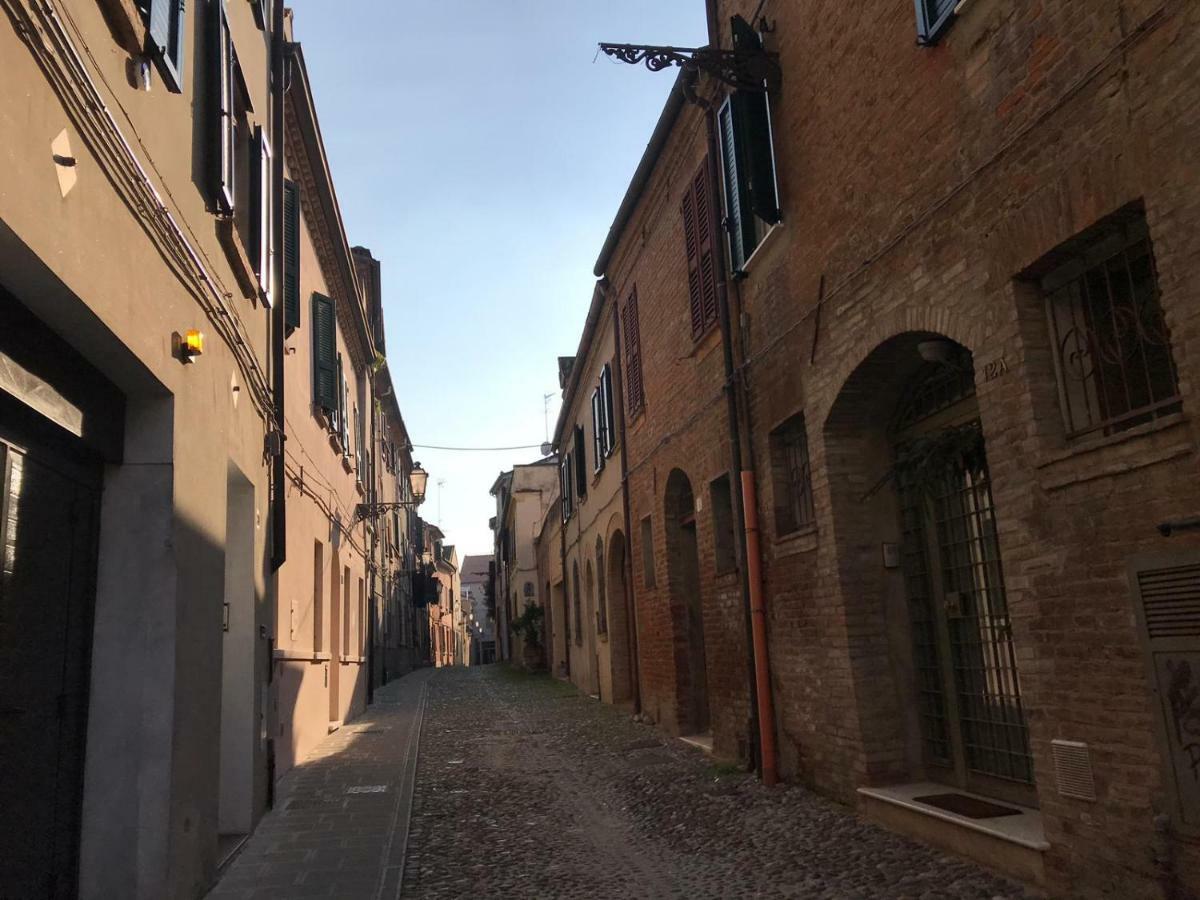 La Casa Degli Zii Lägenhet Ferrara Exteriör bild
